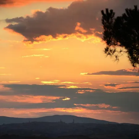 Podere Il Granaio - Crete Senesi - Tuscany בית נופש
